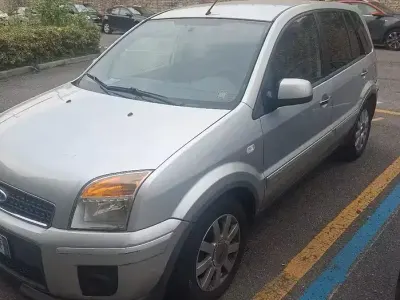 Usata Ford Fusion 80 CV (58 kW) 2010 Grigio Utilitaria