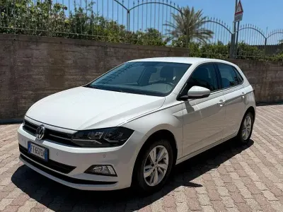 Usata VW Polo Comfortline 95 CV (69 kW) 2018 Bianco Utilitaria