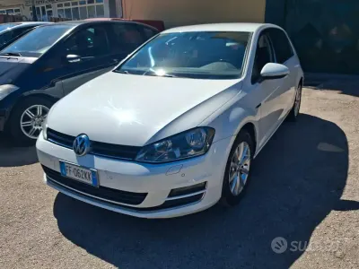 Usata VW Golf VII 105 CV (77 kW) 2015 Bianco Berlina