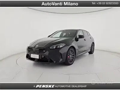 Begagnad BMW M135 M Sport 300 HK (220 kW) 2025 Svart Halvkombi