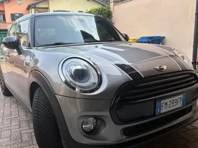 Usata Mini Cooper D 116 CV (85 kW) 2017 Grigio Utilitaria