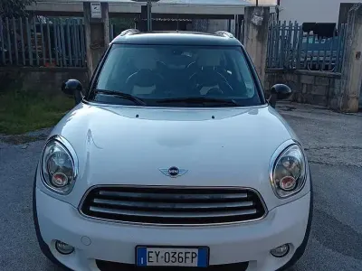 Usata Mini Countryman 111 CV (81 kW) 2015 Bianco SUV
