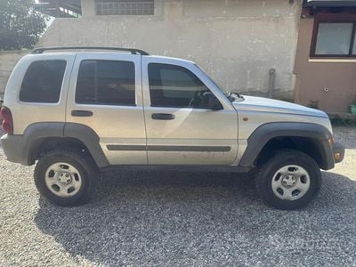 Usata Jeep Cherokee 2005 Grigio SUV