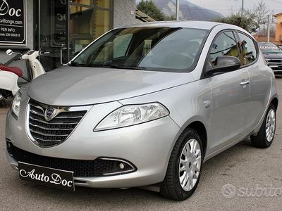 Usata Lancia Ypsilon Silver 69 CV (50 kW) 2015 Grigio Utilitaria