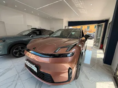 Usata Lynk & Co 08 139 CV (102 kW) 2025 Bronzo SUV