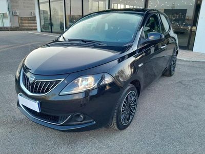 Usata Lancia Ypsilon Gold 69 CV (50 kW) 2022 Viola Utilitaria