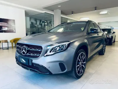 Usata Mercedes GLA180 Premium 110 CV (80 kW) 2018 Grigio SUV