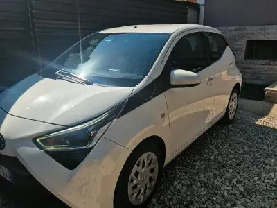 Usata Toyota Aygo 72 CV (52 kW) 2019 Bianco Utilitaria