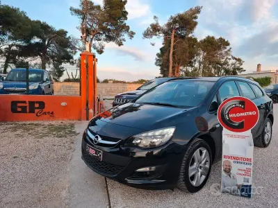 Begagnad Opel Astra 110 HK (80 kW) 2014 Svart Kombi