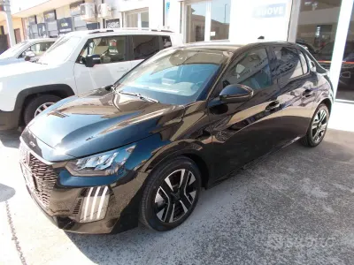 Usata Peugeot 208 Allure 101 CV (74 kW) 2024 Nero Utilitaria