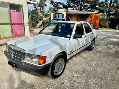 Usata Mercedes 190 90 CV (66 kW) 1987 Bianco Berlina