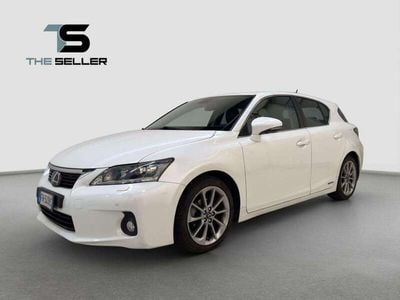 Lexus CT200h