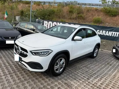 Usata Mercedes GLA200 150 CV (110 kW) 2023 Bianco SUV