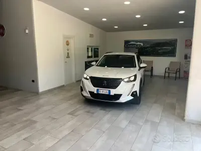 Usata Peugeot 2008 GT 131 CV (96 kW) 2021 Bianco SUV