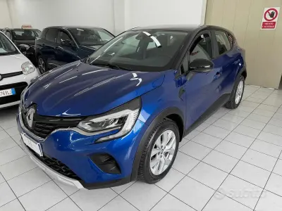 Usata Renault Captur Business 101 CV (74 kW) 2022 Blu SUV