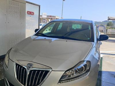 Usata Lancia Delta 120 CV (88 kW) 2011 Grigio Utilitaria