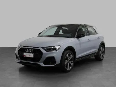 Usata Audi A1 Comfort 110 CV (80 kW) 2023 Argento metallizzato SUV