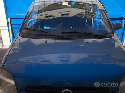 Usata Opel Agila 86 CV (63 kW) 2000 Blu Utilitaria