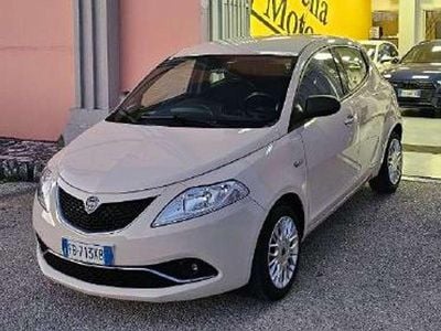 Usata Lancia Ypsilon Silver 69 CV (50 kW) 2016 Beige Utilitaria