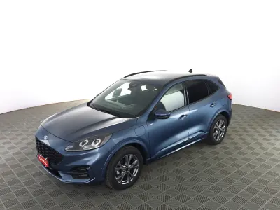 Usata Ford Kuga 152 CV (111 kW) 2023 Chrome blu  metallizzato SUV