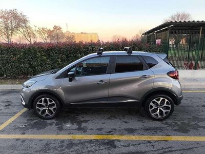 Usata Renault Captur Zen 90 CV (66 kW) 2018 Grigio SUV