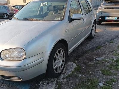 Begagnad VW Golf IV Highline 105 HK (77 kW) 2002 Grå Halvkombi