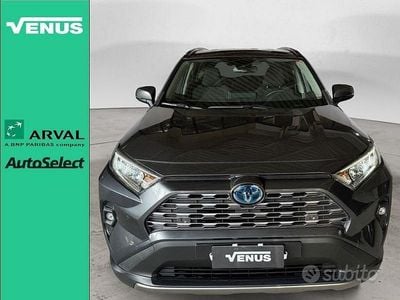 Usata Toyota RAV4 Hybrid 218 CV (160 kW) 2022 Grigio SUV