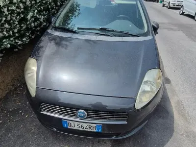 Usata Fiat Grande Punto 65 CV (47 kW) 2007 Grigio Utilitaria