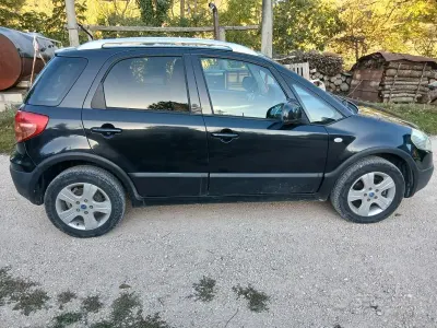 Usata Fiat Sedici 120 CV (88 kW) 2007 Nero SUV