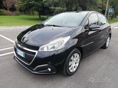 Usata Peugeot 208 75 CV (55 kW) 2018 Nero Utilitaria