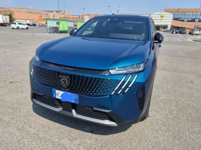 Usata Peugeot 3008 Allure 136 CV (100 kW) 2026 Blu/azzurro SUV