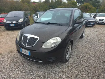 Usata Lancia Ypsilon 75 CV (55 kW) 2007 Grigio Utilitaria