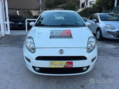 Usata Fiat Punto Street 95 CV (69 kW) 2014 Bianco Utilitaria