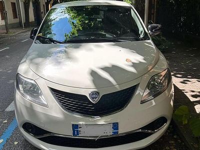 Usata Lancia Ypsilon Gold 69 CV (50 kW) 2017 Bianco Utilitaria