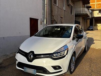 Usata Renault Clio V 75 CV (55 kW) 2020 Bianco Berlina
