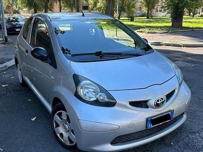 Grigio Usata 2008 Toyota Aygo Utilitaria | 4139 € (Buon prezzo)