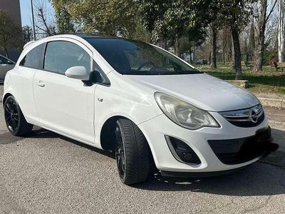 Usata Opel Corsa 86 CV (63 kW) 2012 Bianco Utilitaria