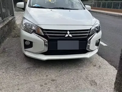 Usata Mitsubishi Space Star 71 CV (52 kW) 2022 Bianco Utilitaria