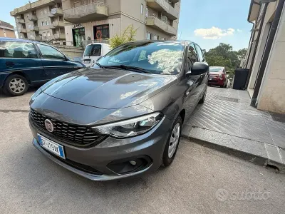 Usata Fiat Tipo Easy 95 CV (69 kW) 2016 Grigio Berlina