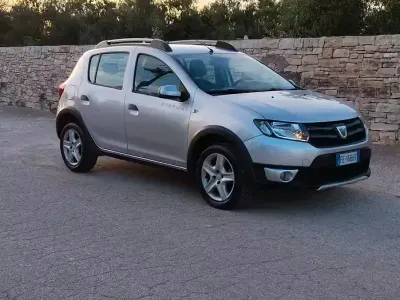 Usata Dacia Sandero Stepway 90 CV (66 kW) 2016 Grigio Berlina
