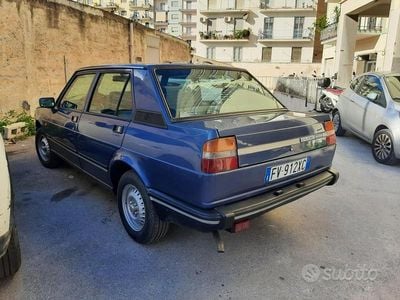 Usata Alfa Romeo Giulietta 122 CV (89 kW) 1983 Blu Berlina