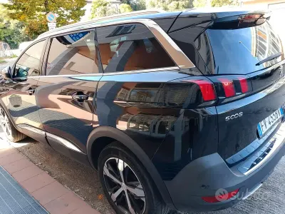 Usata Peugeot 5008 177 CV (130 kW) 2019 Nero SUV