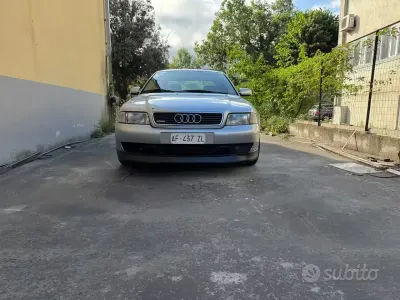 Usata Audi A4 150 CV (110 kW) 1995 Grigio Berlina