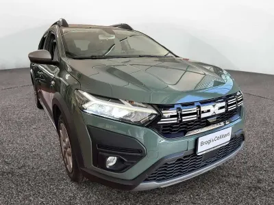 Usata Dacia Sandero Expression 101 CV (74 kW) 2023 Verde Berlina