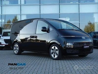 Usata Hyundai Staria 176 CV (129 kW) 2023 Nero Monovolume