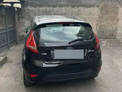 Usata Ford Fiesta 68 CV (50 kW) 2009 Nero Berlina
