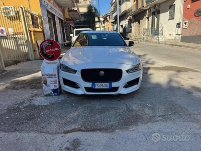 Usata Jaguar XE 180 CV (132 kW) 2018 Bianco Berlina