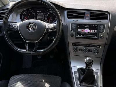 Second-hand VW Golf VII Edition 110 CP (80 kW) 2016 Alb Berlinǎ