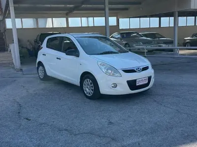 Usata Hyundai i20 Edition 78 CV (57 kW) 2011 Bianco Utilitaria