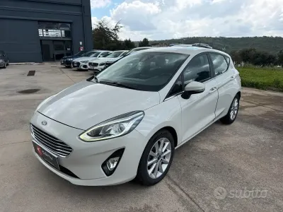 Usata Ford Fiesta Titanium 86 CV (63 kW) 2020 Bianco Utilitaria